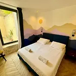 Roma Divine Cinéma Et Jardin *