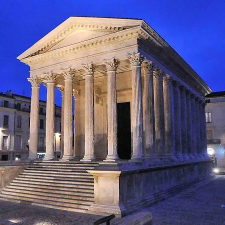 Roma Divine Cinema Et Jardin * Nimes