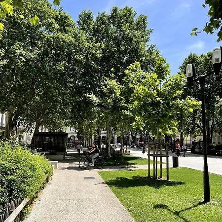 Apartment Roma Divine Cinema Et Jardin Nimes
