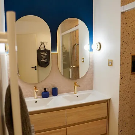 Apartment Roma Divine Cinema Et Jardin Nimes
