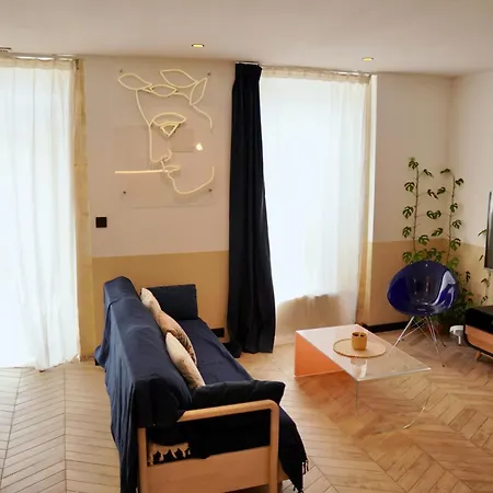 Apartment Roma Divine Cinema Et Jardin Nimes